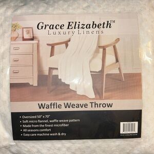 Grace Elizabeth 50 x 70 Microflannel Waffle Weave Oversized Throw NWT